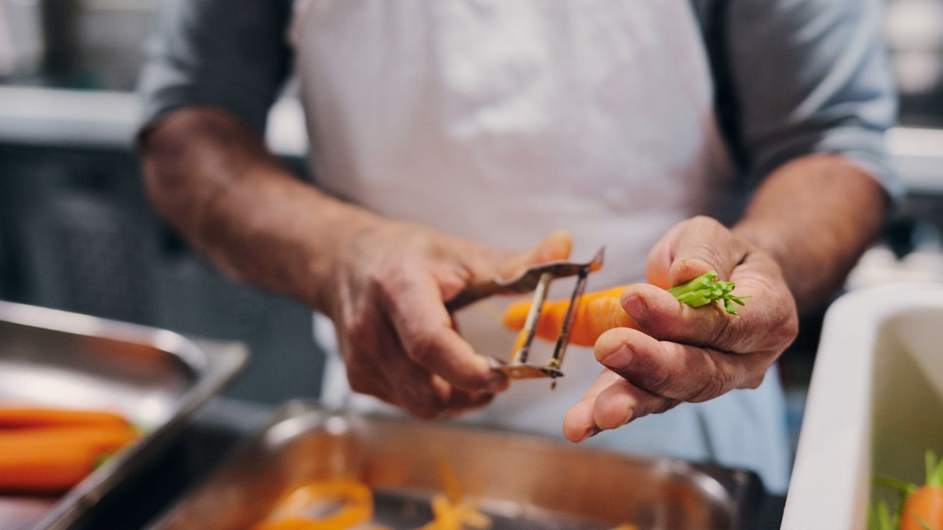 Savoir-faire culinaire et ingrédients frais pour un diner croisière savoureux sur la Seine | Paris en Scène